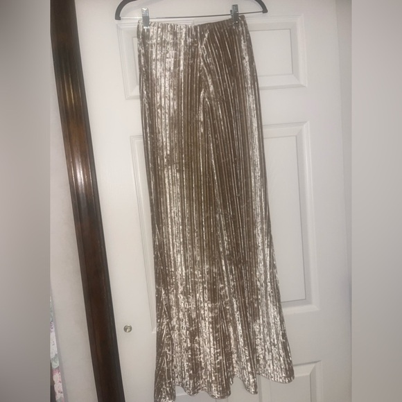 NWT Free People Star Sign Gold Velvet Flare Pants- Extra Small - Picture 4 of 7